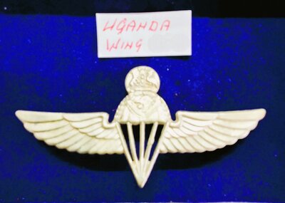 Wing 6  Oeganda Metaal