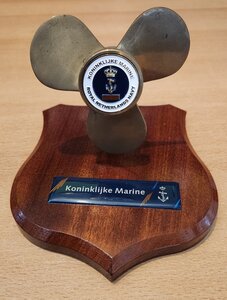 KM wapenschild met anker en Coin 2