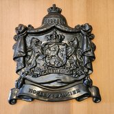 Wapenschild-Je-Maintien-Drai-In-Zilvergrijs